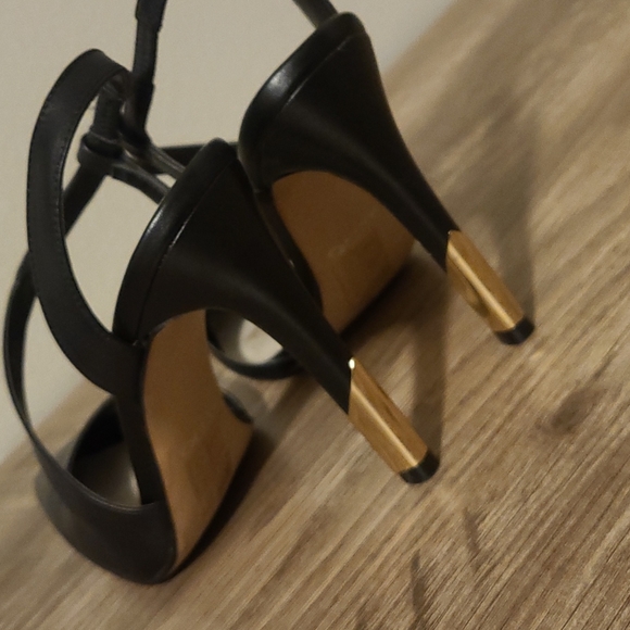 Heels - Picture 2 of 4